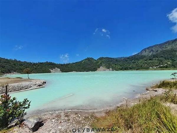 Keindahan Kawah Danau Vulkanik
