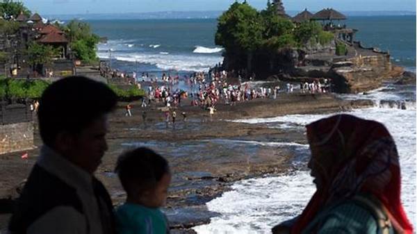 Menikmati Suasana Sore Di Tanah Lot