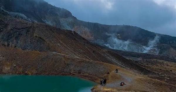 “menyusuri Kawah Papandayan Garut”