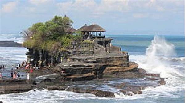 Mitos Dan Legenda Tanah Lot