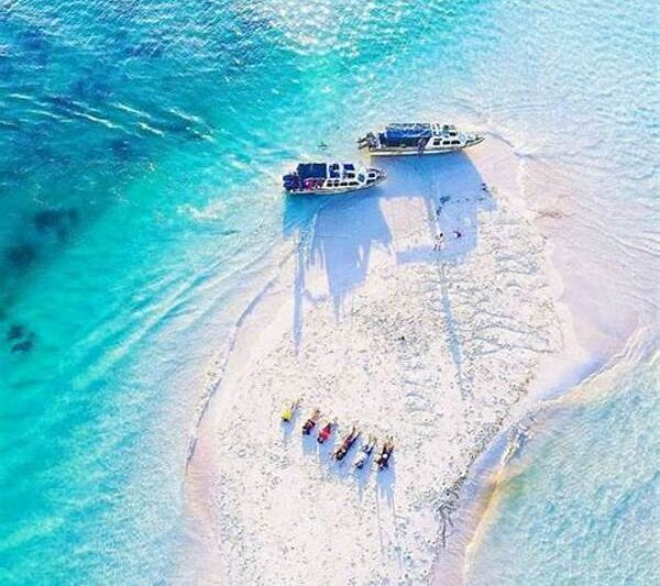 Pantai Pasir Putih Derawan