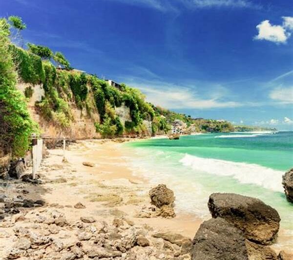 Pantai Uluwatu Saksi Cinta Abadi