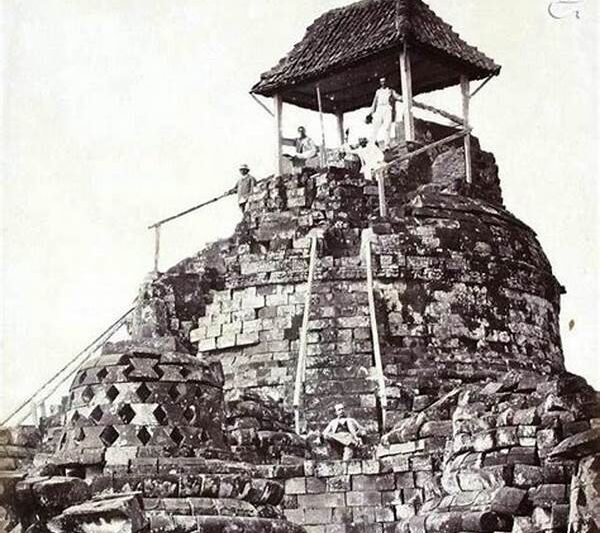 Proses Restorasi Candi Borobudur