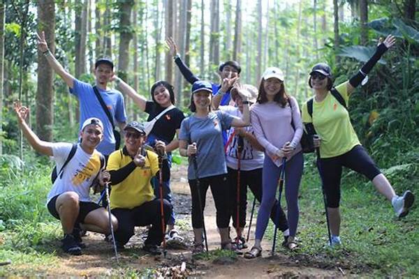 Trekking Seru Di Pegunungan Alami