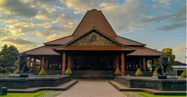 Arsitektur Khas Jawa Tengah