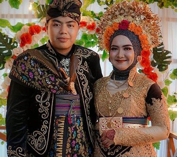 Busana Tradisional Suku Sasak Lombok