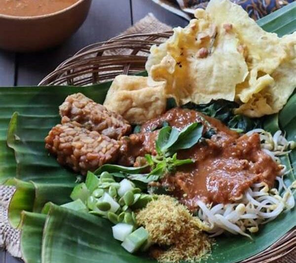 Cita Rasa Khas Pecel Madiun