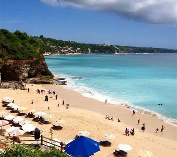 Pantai Pasir Putih Eksotis Bali