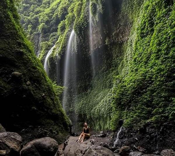 Pesona Air Terjun Madakaripura