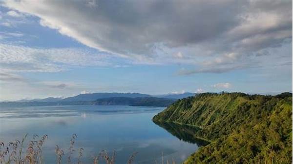 Panorama Unik Danau Toba