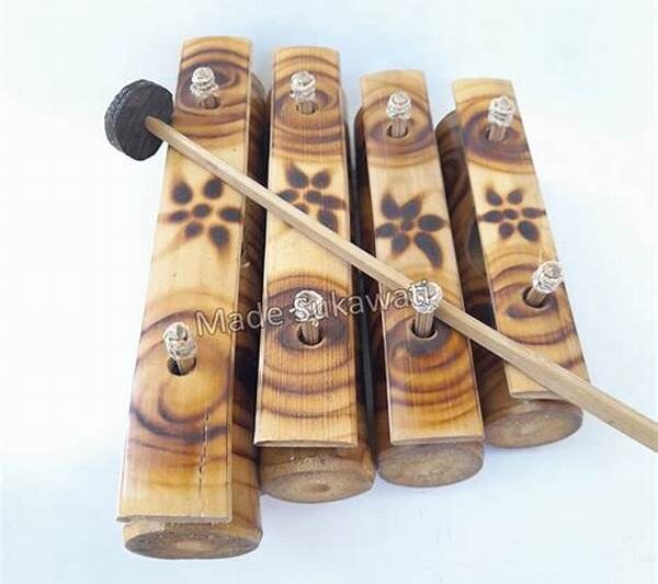 “pengrajin Alat Musik Gamelan”