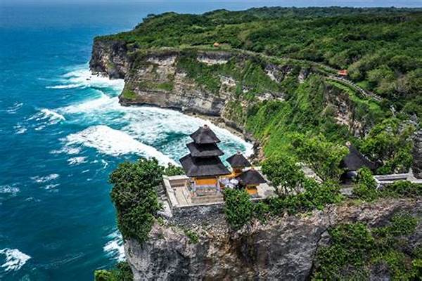 “senja Yang Membuat Jatuh Cinta Di Uluwatu”