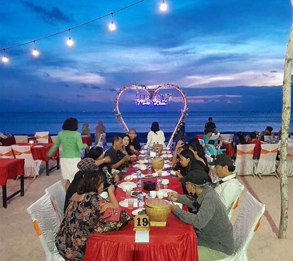 Paket Makan Keluarga Di Pantai