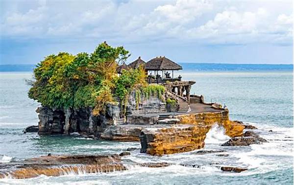 Keindahan Pura Tanah Lot